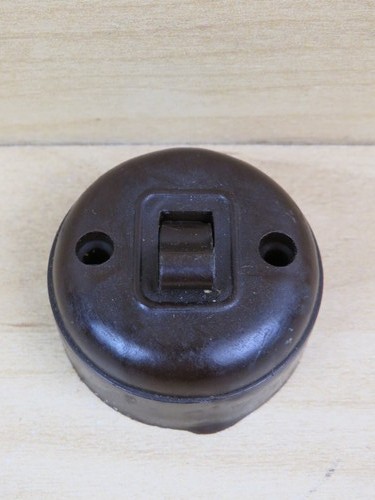 Vecchio interruttore scatto - vecchio, a