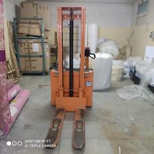 per chiusura attivita di tappezzeria vendo traspallet elettrico alza 3 MT  