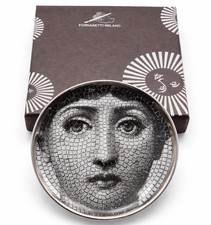 Fornasetti Piatto Tema e