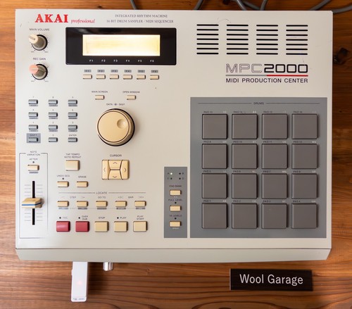 Akai mpc2000 sampler mb - akai, 32