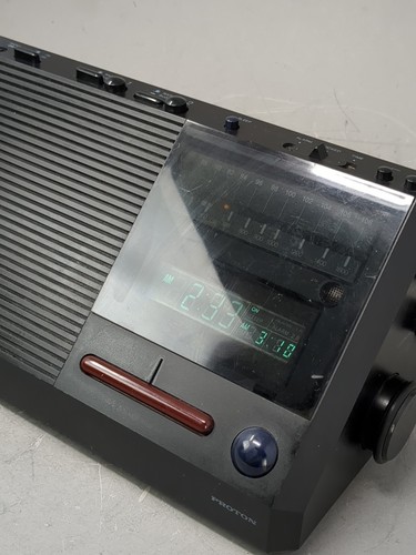 Proton 325 fm clock - proton,