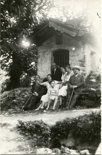 B135 foto gruppo presso - di,