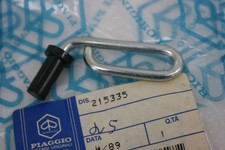 Side bonnet hinge side cowl