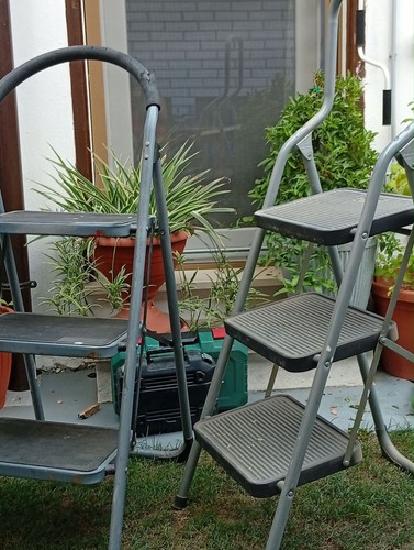 Scaletta pieghevole metallo - in,