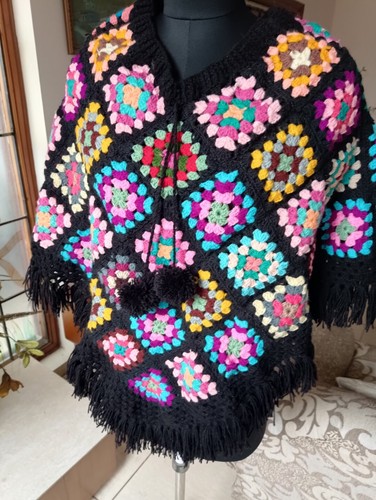 Poncho granny square - poncho,