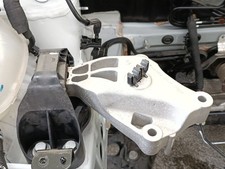 112323904R RIGHT ENGINE MOUNT