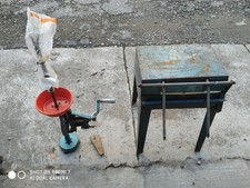 ATTREZZI per imbottiglliare vino