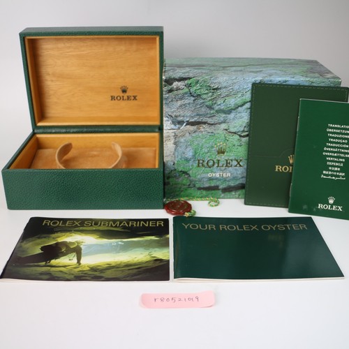 Rolex 16610 submariner watch - rolex,