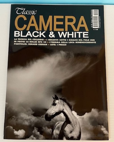 Classic camera black - classic,