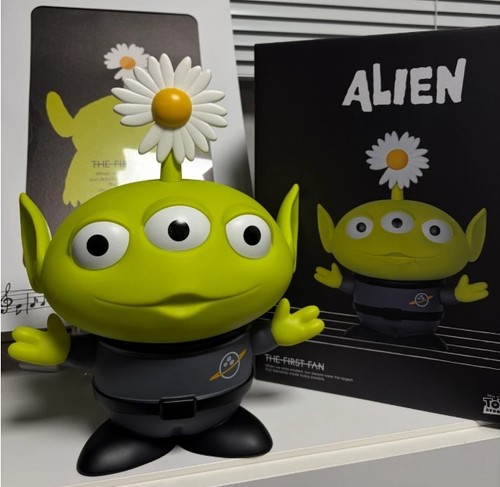 Peaceminusone toy story alien - toy,