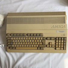 COMPUTER COMMODORE AMIGA 500+