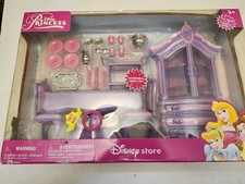 NUOVO Disney Store PRINCIPESSA SALA DA PRANZO PLAYSET tavolo sedie dimensioni Barbie 