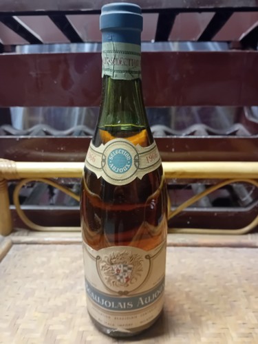 Antica bottiglia vino rosso - bottiglia,