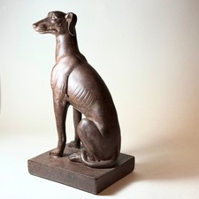 Fermalibri statua levriero