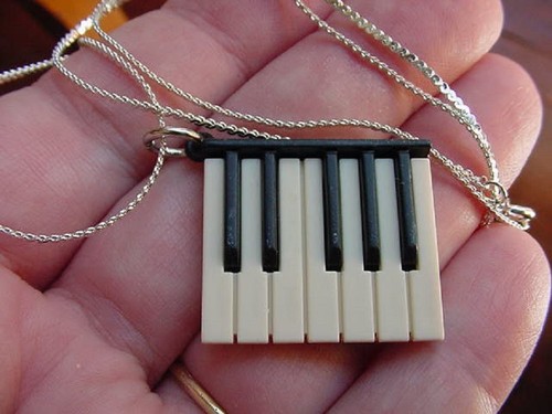 Little mini piano - (m-322-c),