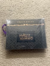 Urban Decay Disney Alice nel