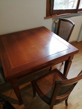 Tavolo quadrato allungabile in noce e 4 sedie in paglia di Vienna