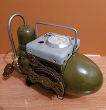 Compressore Michelin Man bibendum 1920 piano quadrato RARO PIASTRE LATERALI ALLUMINIO NUOVO