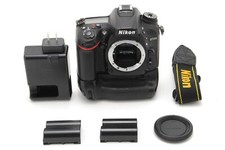 【COME NUOVO-】Nikon D7200 24,2 MP Digital SLR DSLR MB-D15 pacco batteria