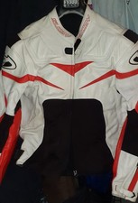 giacca moto pelle Suomy