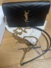 Borsa Yves Saint Laurent Cassandre WOC in pelle nera