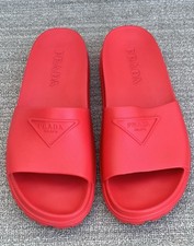 PRADA Triangolo Logo Gomma