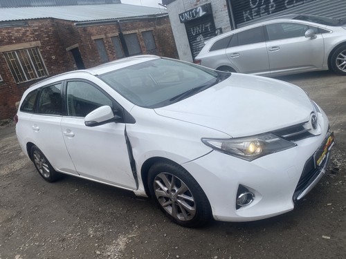 Toyota auris station wagon - toyota, mk2