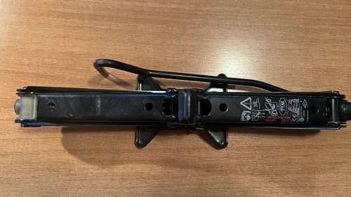Cric sollevatore per auto - cric,