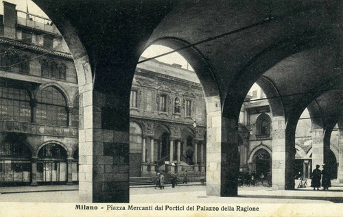 Milano piazza mercanti - milano.,