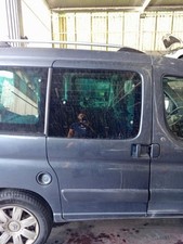 Porta anteriore destra per