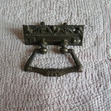 VECCHIA MANIGLIA IN OTTONE LAVORATO -