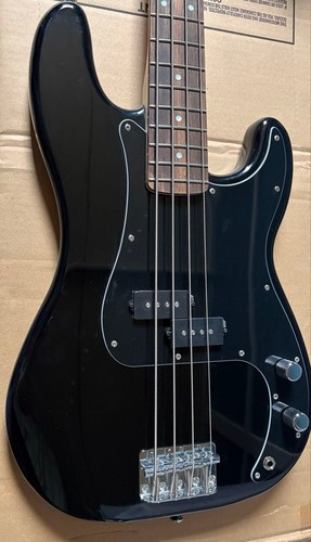 Basso elettrico squier - elettrico,