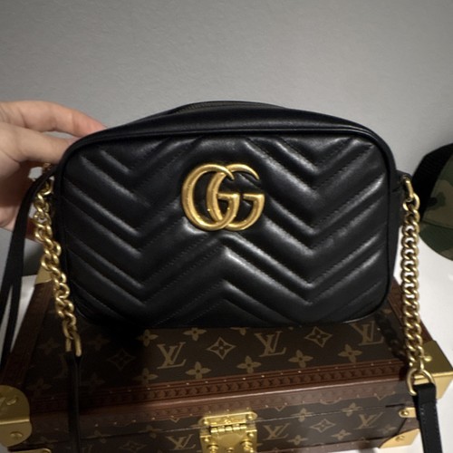 Gucci black quilted shoulder - gucci,