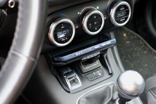 NEW Portacellulare INCLINATO  Ricarica WIRELESS Alfa Romeo Giulietta #Back2eBay