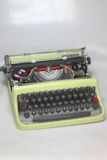 Olivetti Letter 22 Type Writer
