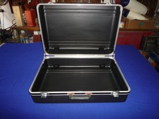 Valigia rigida a chiusura