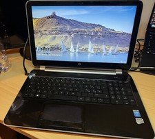 HP Pavilion 15,6" , grigio, intel core i5, 500GB, 8GB ram, NVIDIA GeForce gt740M