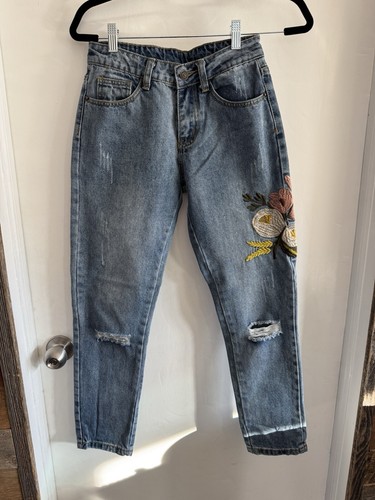 Zara basic embroidery - embroidery, jeans