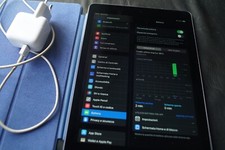 Apple Ipad Pro 9.7'' wifi cell  con cover Apple  e caricatore originale 32 giga