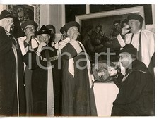 1953 PARIS Mostra vinicola - La JURADE DE SAINT-EMILION brinda con vino BORDEAUX