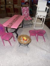 Lotto mobili bambola Barbie