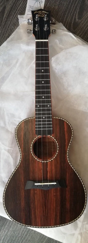 Ukulele concerto lumaca ebano