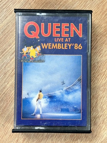 Queen live wembley - at,