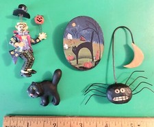 4 HALLOWEEN Novelty Pins Black