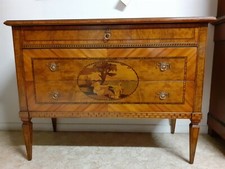 Comò monumentale mobile cassettiera intarsiata raro intarsio 