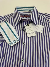 Camicia nuova con etichette