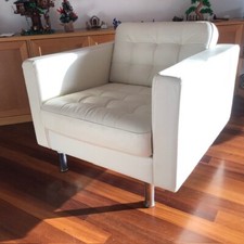 poltrona in pelle bianca per soggiorno