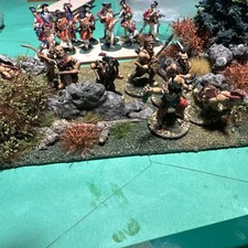 Indiani del bosco in metallo