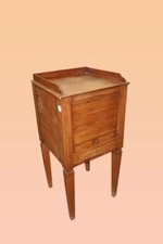 Comodino francese del 1700