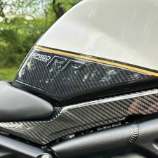 Adesivi 3D Serbatoio Laterali compatibili con Triumph Speed Triple 1200 RR